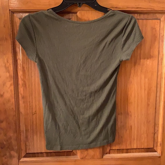 Green Short Sleeve Shirt - Picture 3 of 3